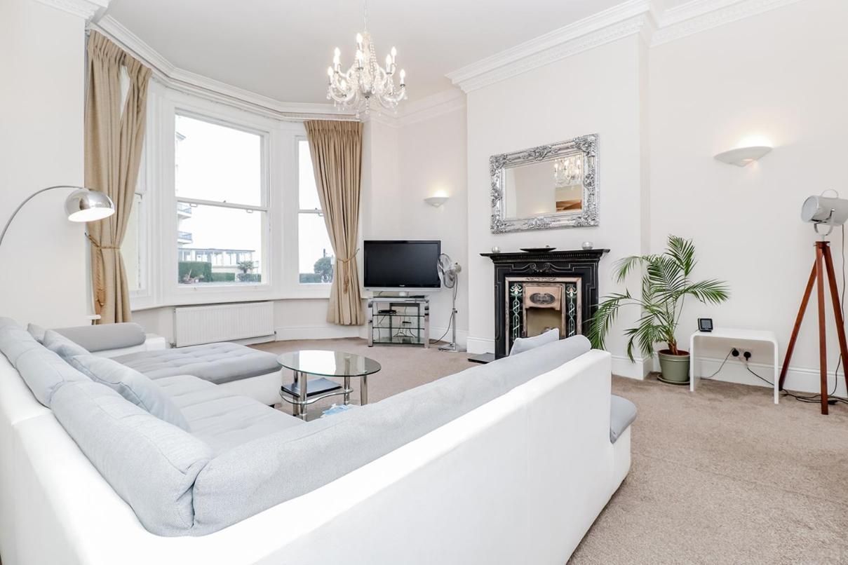 3 Queens Gardens Sea View Apartment イーストボーン エクステリア 写真